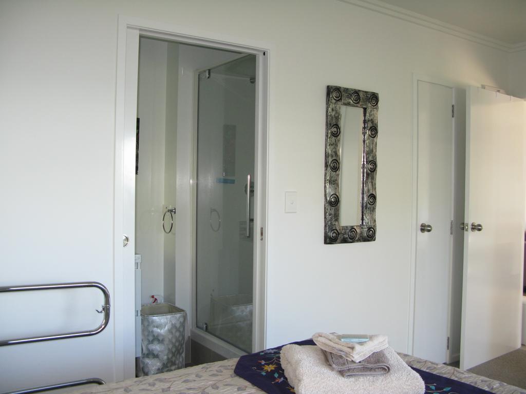 Bay View Retreat Apartment Whangarei Heads Bagian luar foto